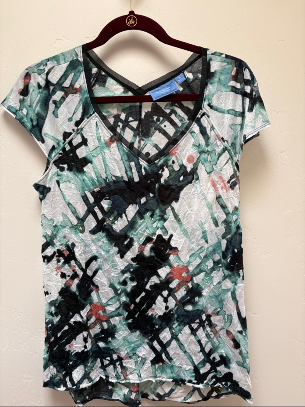 Simply Vera Vera Wang Short Sleeve V-Neck Abstract Print Top in Teal and Black